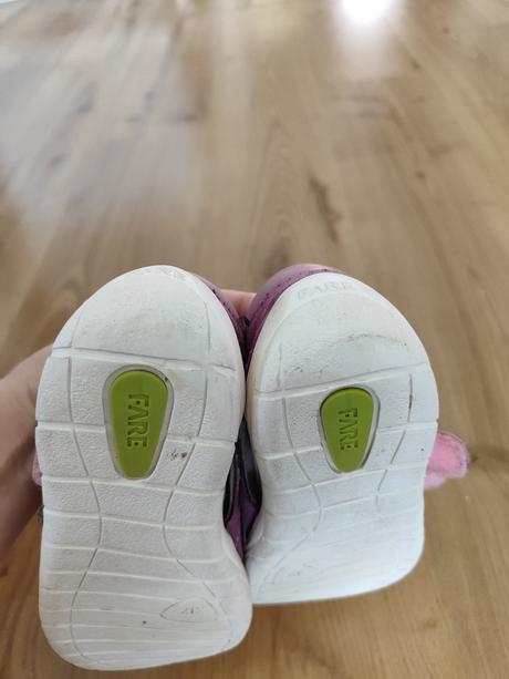 Fare sandálky, fare,32