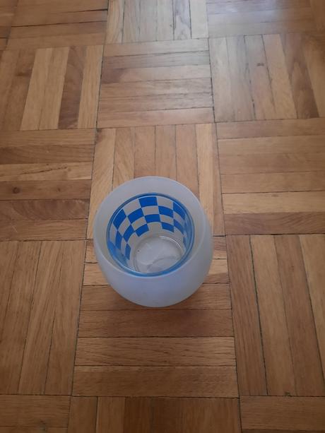 Svietnik sklenený, 