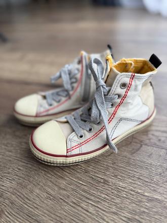 Tenisky, reserved,31