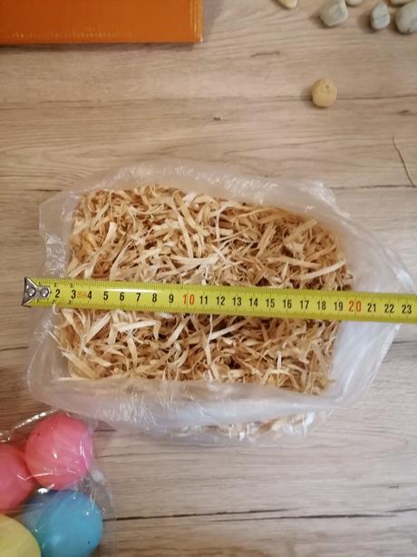 Drevené hobliny piliny vhodné na veľkú noc, 