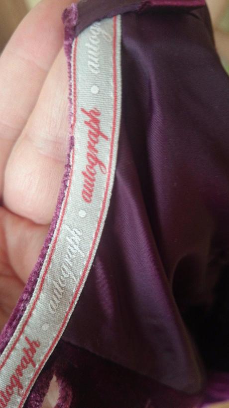 Šaty zamatové, marks & spencer,86