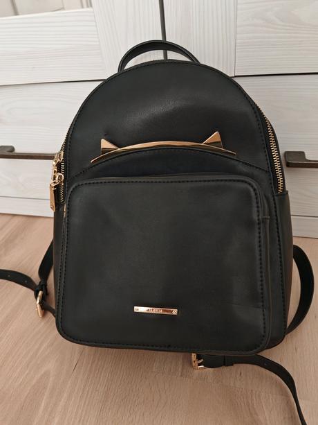 Ruksak, prirodná  koža, kvalitný, pevný, 