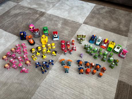 Predám paw patrol vežu s autami a postavičkami, 