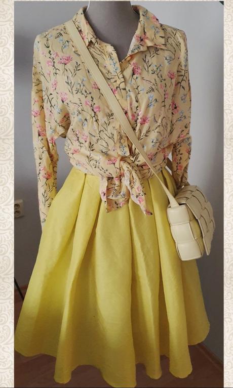 Krásna lahulinká blúzka, 38