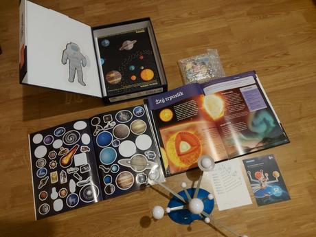 Vesmír kniha + pracovny zošit,