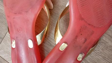 Žabky s motýlikmi, 36