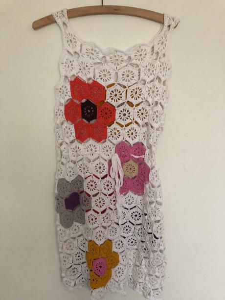 Uzasne rucne pletene saty s kvetmi, s