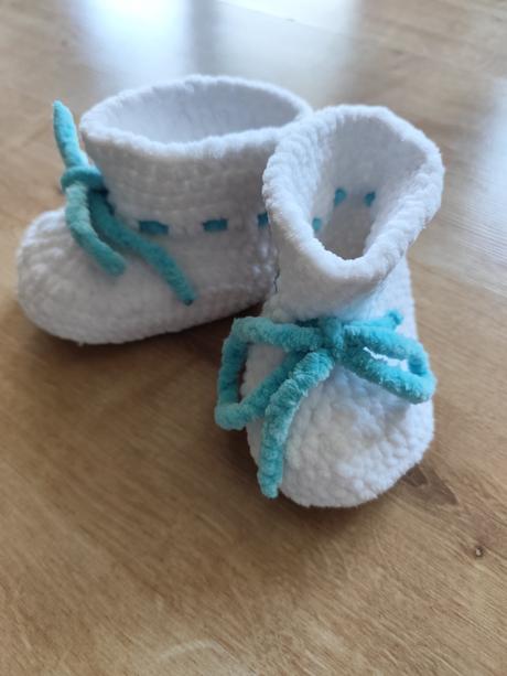 Háčkované papučky, 19