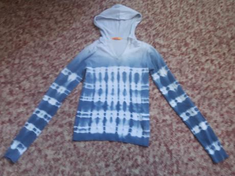 Dievčenský tenký modrý sveter s kapucňou, fishbone,s