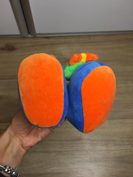 Papučky s hrkalkou, <17