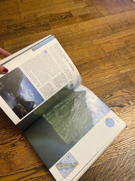 Kniha velika, planéta tajuplnych svetov,