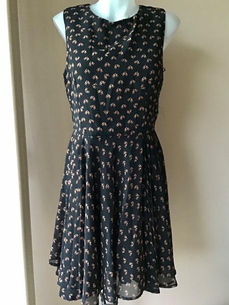 Šaty /69, atmosphere,42