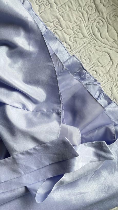 Slavnostne saty, 140