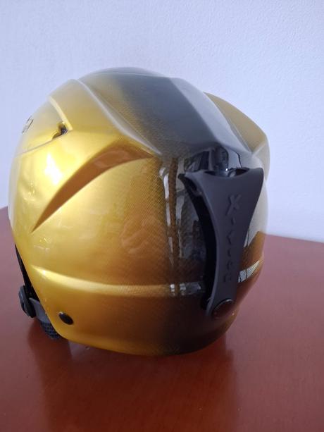 Lyžiarska prilba, s