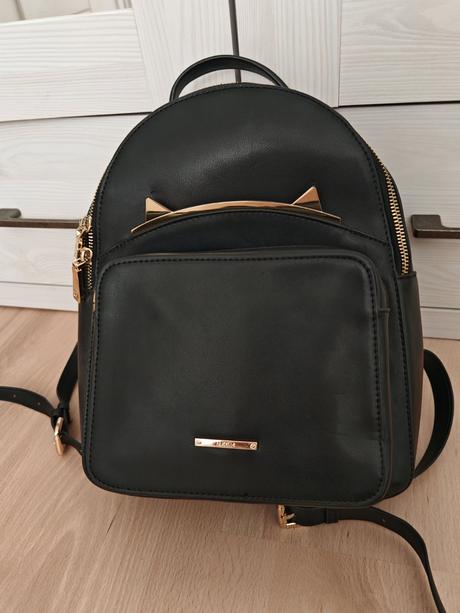 Ruksak, prirodná  koža, kvalitný, pevný, 