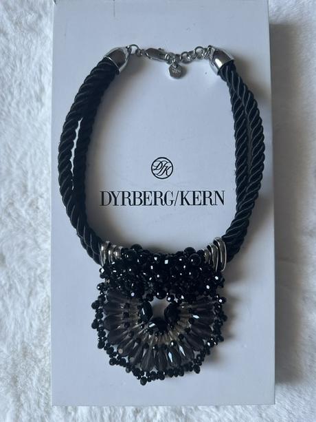 Náhrdelník z korálok zn. dyrberg/kern originál,