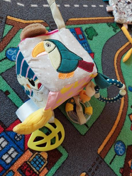 Hračky na zavesenie, 