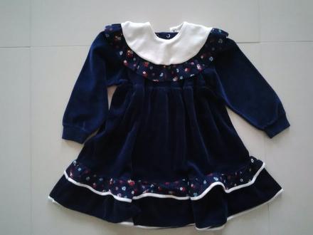 Nove sametove šaty, 98