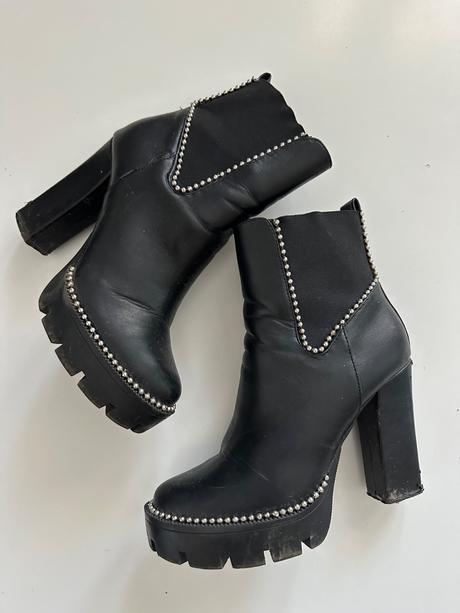 Kotnikove čižmy 38, 38