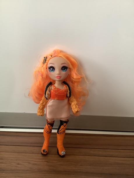 Babika rainbow high, 