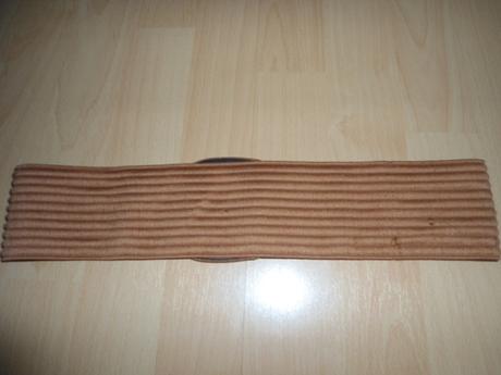 Hnedy elasticky opasok, 