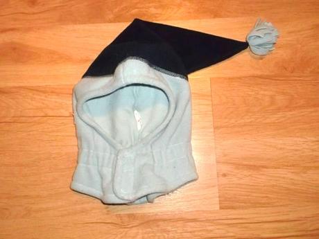 Flaušová čiapka s brmbolcom, 80