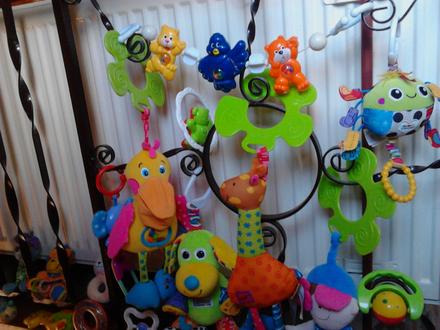 Detské hračky a hrkálky pre malé detičky,