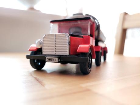 Zberateľská replika cisterny shell, 