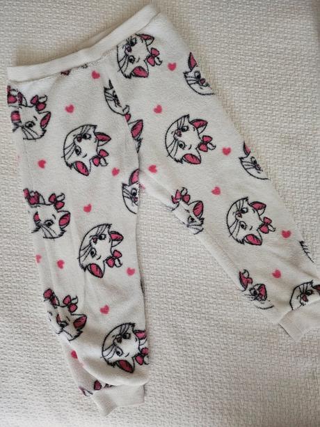 Teplé pyžamko marie, 98