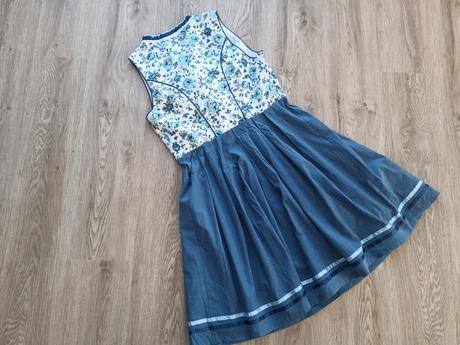 Bavorský kroj dirndl v.38, 