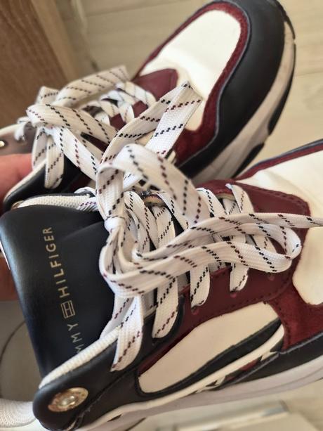 Th tenisky, tommy hilfiger,39