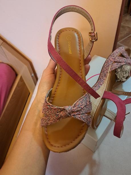 Krásne sandálky, graceland,35