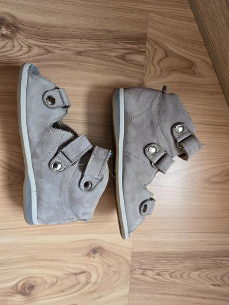 Ortopedické sandále, 33