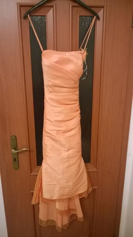 Spoločenské šaty, m