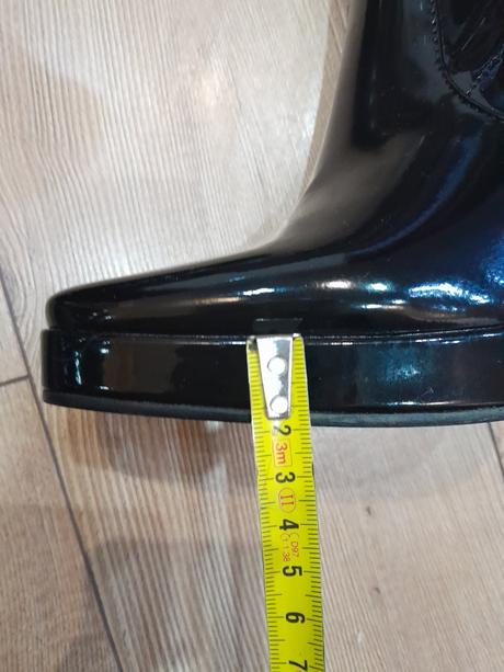 Lakované nové čižmy, 38