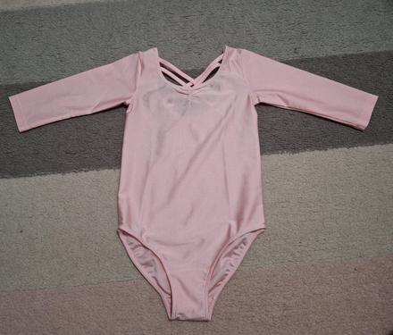 Dres na gymnastiku, 122