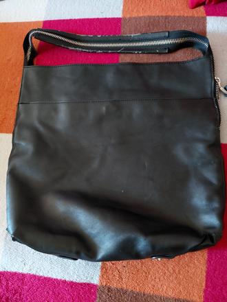 Taska cierna s kozusinou zn. zara 42-36 -11 cm, zara