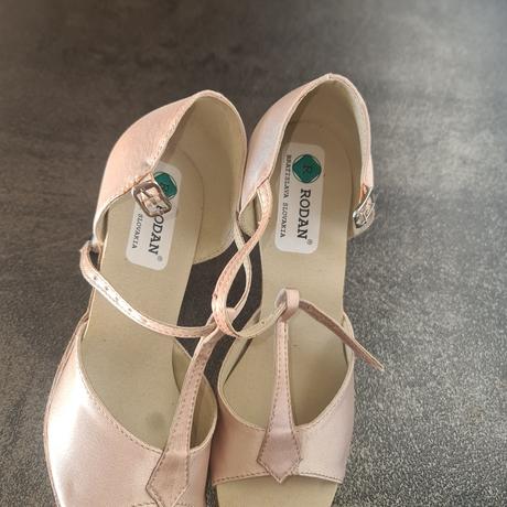 Tanecne topánky, 32