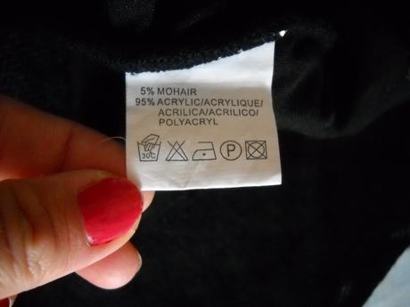 Čierne asymetrické šaty s ružičkou, amisu,s