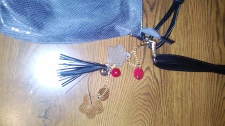 Moderna trendy metalicka kabelka aj crossbody, 