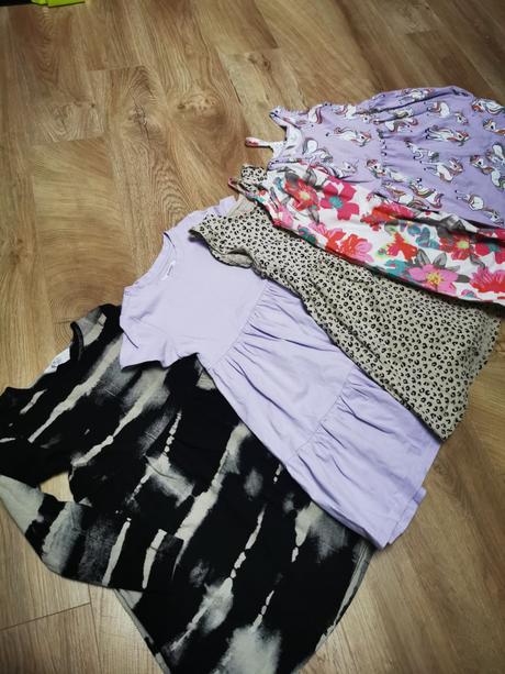 Balík dievčenských šiat, 104–116