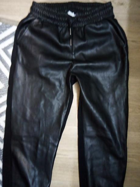 Vymakané kožené nohavice na gumu xs/m, s