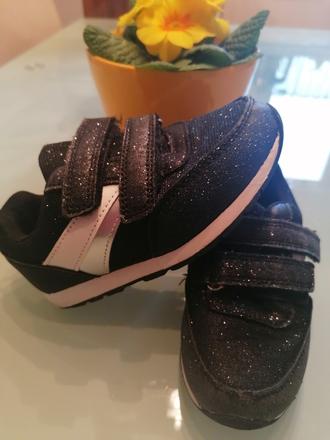 Krásne tenisky trblietavé, 27