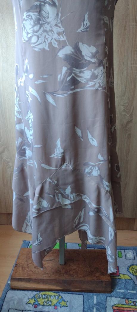 Asymetrické kvetované šaty bonprix, bonprix,52