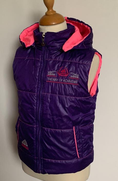 Dievčenská fialová vesta, 110