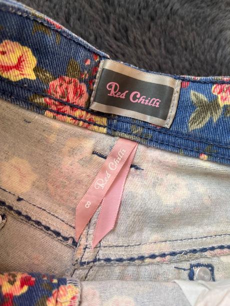 Kvietkované modré kraťasy šortky, s