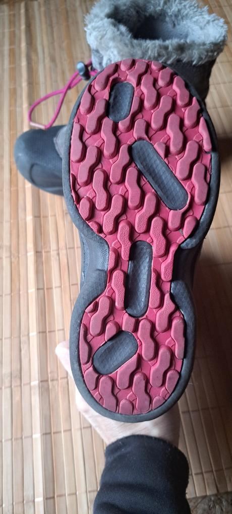 Snehule, columbia,33