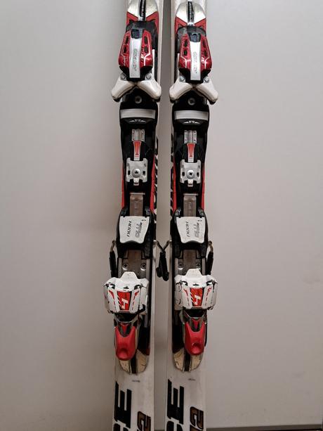 Predám lyže atomic race 170 cm + palice zadarmo, atomic,170-180 cm