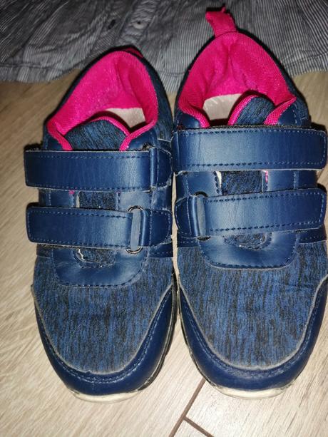 Balíček, tenisky 29, 104–116