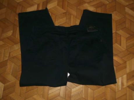 Čierne tenšie rifle, 44